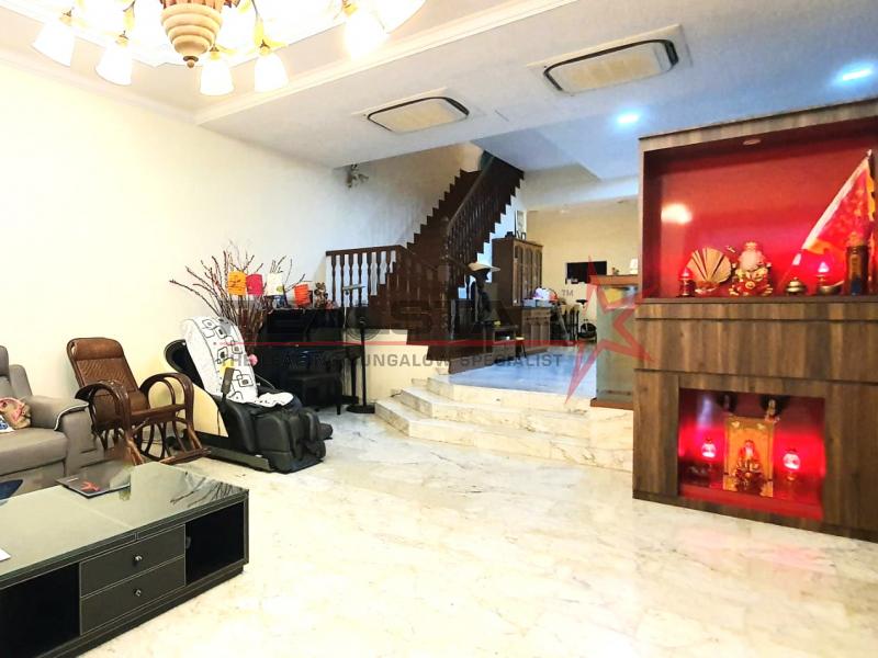 🏠 Spacious Semi-D Home for Sale: Perfect for Large Families! 🌟