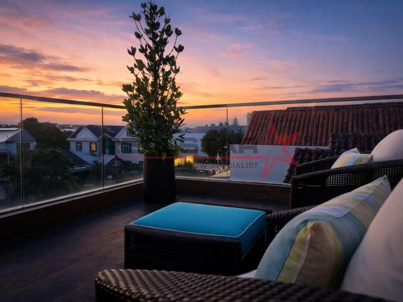✨ Stunning Rebuilt 3-Storey Semi-Detached with Lift & Pool ✨