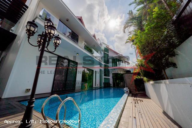 The Ultimate 3Storey Bungalow for a Multi-Generation Family - Self Contained, 360 Panoramic View!