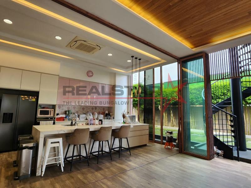 Stone throw to MRT! Bedok Well Renovated Bungalow