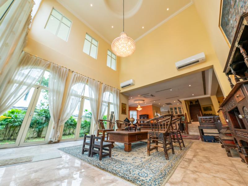SWISS CLUB ROAD EXCLUSIVE CLASSIC BUNGALOW. QUIET EXPAT ESTATE, LUSH SURROUNDINGS, MINS. TO TOWN