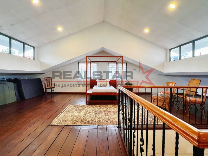 LOOK BEYOND THE FAÇADE — A SURPRISINGLY VERSATILE 5-BEDROOM HOME