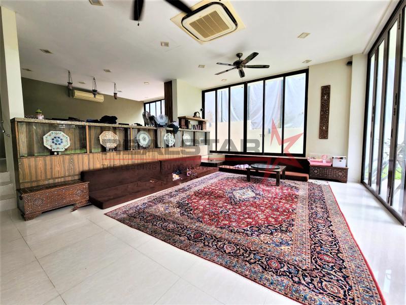 ✨ Elegant 3-Storey Semi-Detached with Expansive Terrace ✨