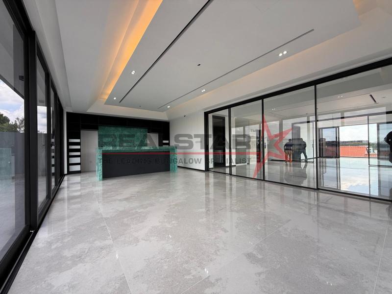 Elegant 3-Storey Detached Home at Prime Location 